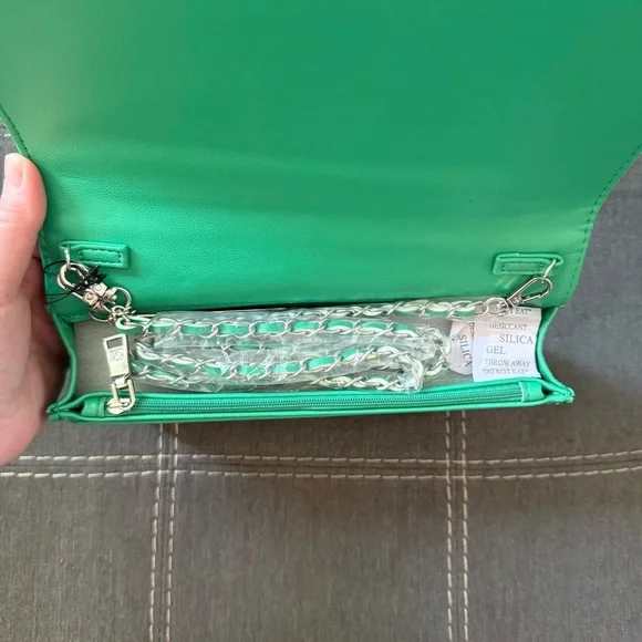 NWT💎 Badgley Mischka Kelly Green Leather Crossbody - Picture 6 of 10